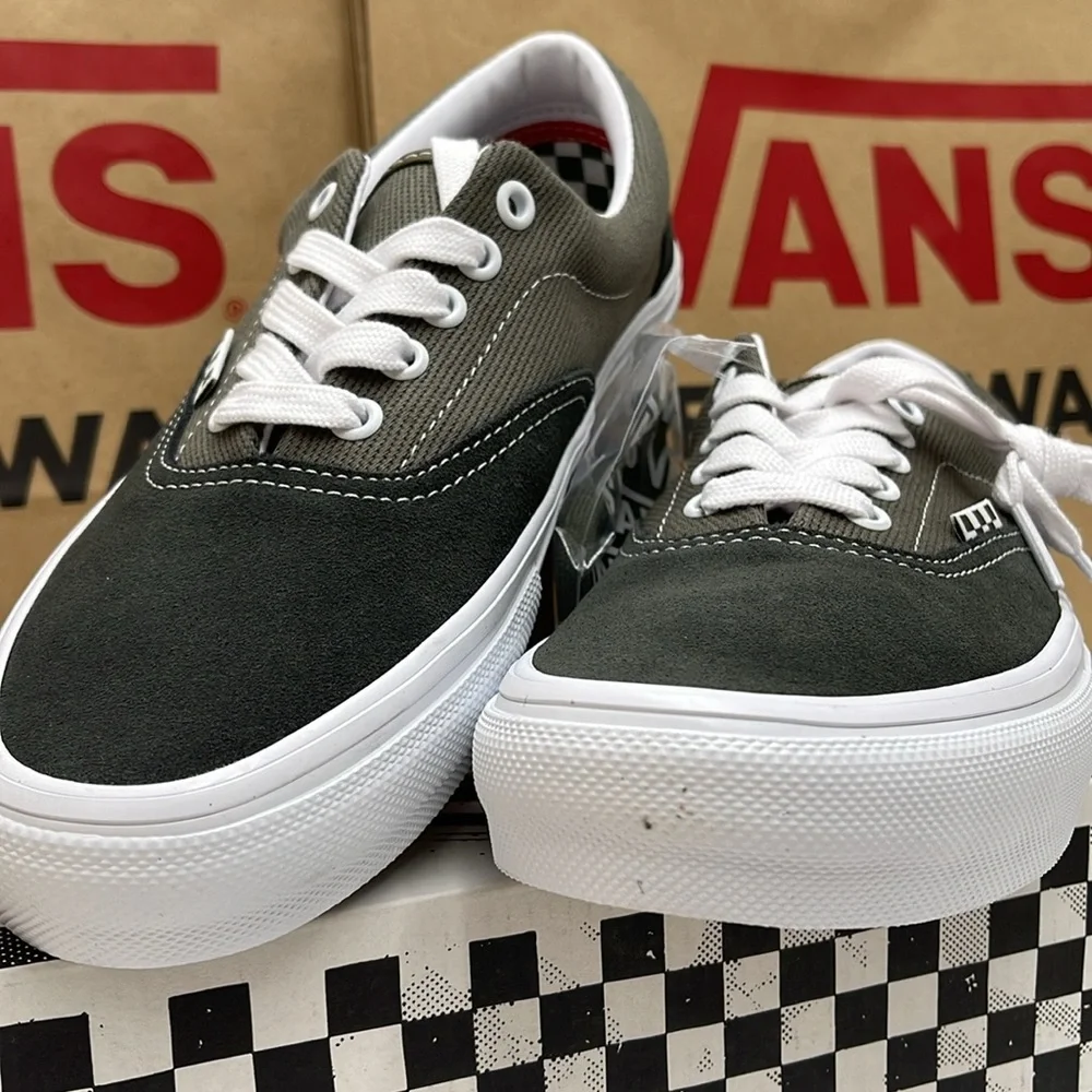 Vans WMNS Skate Era Twill Grape Leaf
VN0A5FC950K
Snea - Picture 6 of 16